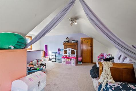 1909 Woodmont Avenue Arnold PA 15068