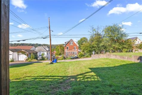 1909 Woodmont Avenue Arnold PA 15068
