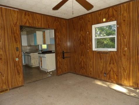 8 5th Avenue Scottdale PA 15683
