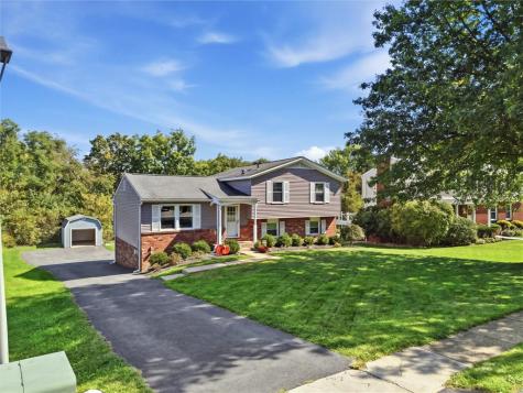 110 Glengarry Drive Moon/crescent Township PA 15108
