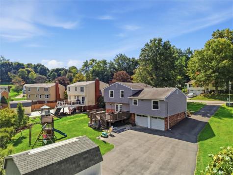 110 Glengarry Drive Moon/crescent Township PA 15108