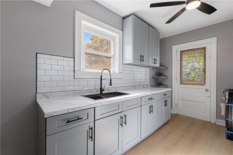 3512 Dauphin Avenue Brentwood PA 15227