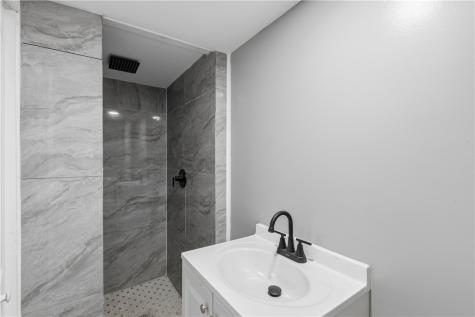 3512 Dauphin Avenue Brentwood PA 15227