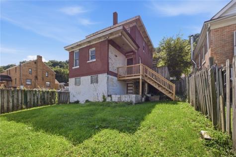 1300 Pine Hollow Road Stowe Township PA 15136