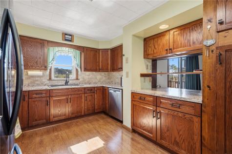 335 W 8th Avenue Tarentum PA 15084