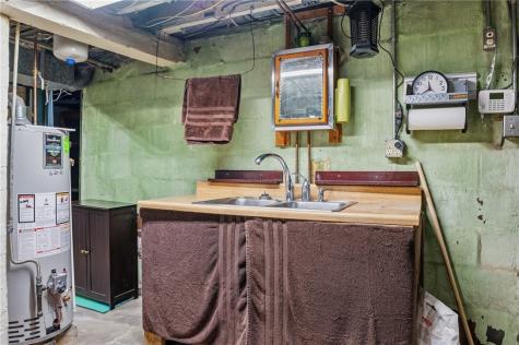 335 W 8th Avenue Tarentum PA 15084