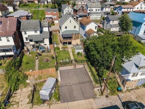 335 W 8th Avenue Tarentum PA 15084