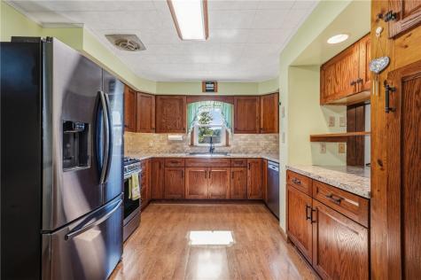 335 W 8th Avenue Tarentum PA 15084