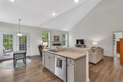 112 Foxtail Court Forward Township PA 16033