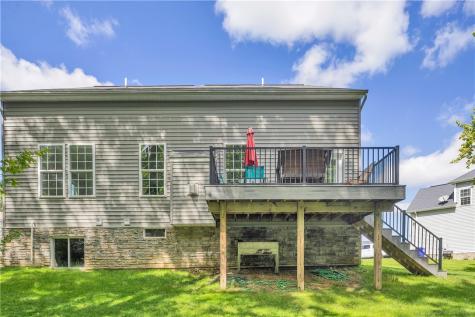 112 Foxtail Court Forward Township PA 16033