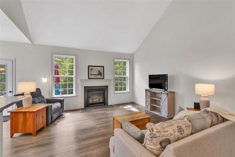 112 Foxtail Court Forward Township PA 16033