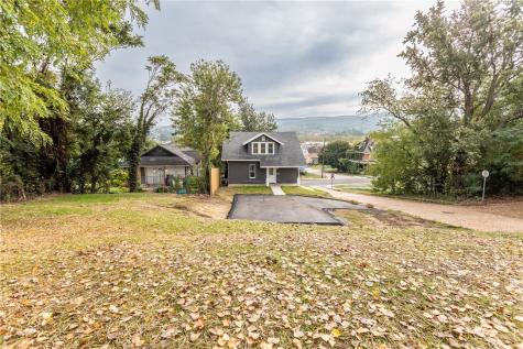 156 S Ninth Street Connellsville PA 15425