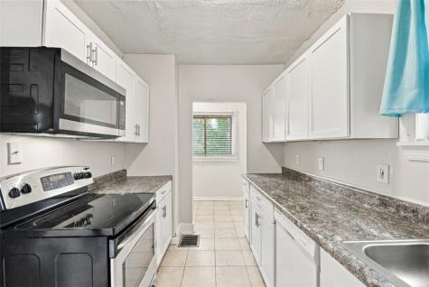 2004 Pioneer Avenue Brookline PA 15226
