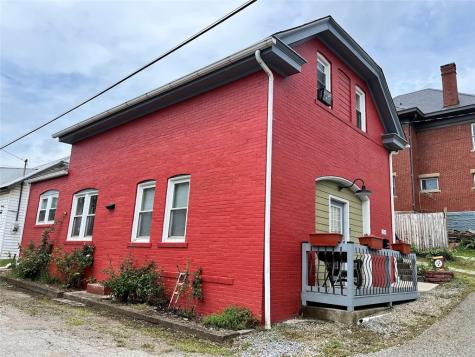 154 1/2 W Greene Street Waynsbrg/frankln Township PA 15370
