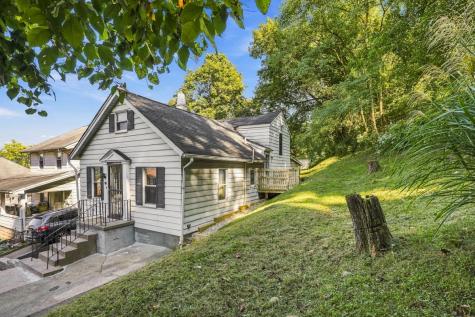 913 Chestnut Street Coraopolis PA 15108