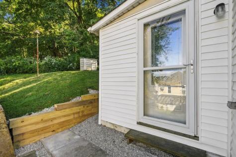 913 Chestnut Street Coraopolis PA 15108