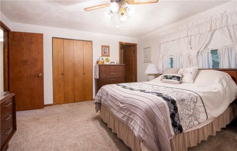 211 Cherokee Drive Center Township PA 16001