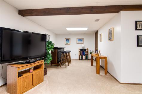 211 Cherokee Drive Center Township PA 16001