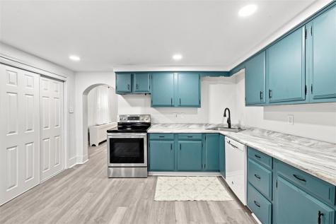 861 Railroad Street Mckees Rocks PA 15136