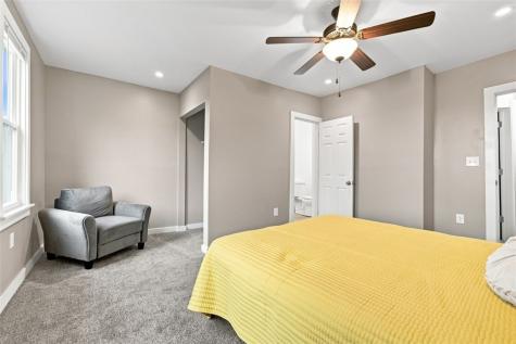 861 Railroad Street Mckees Rocks PA 15136