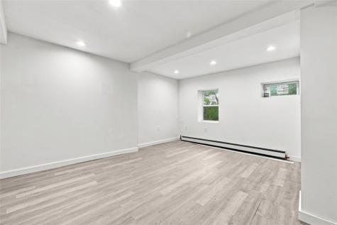 861 Railroad Street Mckees Rocks PA 15136