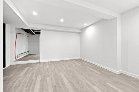 861 Railroad Street Mckees Rocks PA 15136