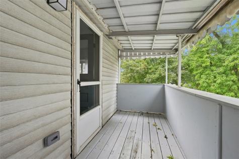 861 Railroad Street Mckees Rocks PA 15136