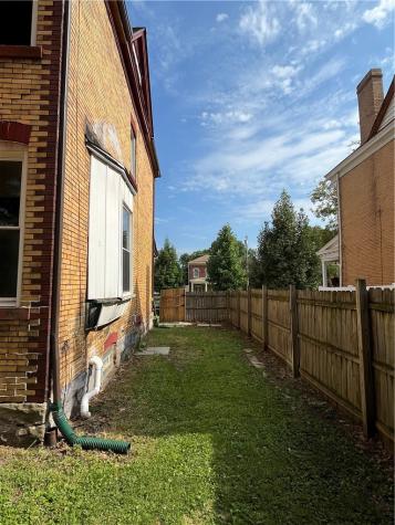 6812 Mcpherson Boulevard E Pittsburgh PA 15208