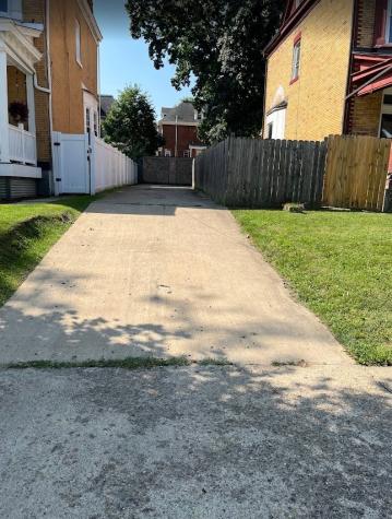 6812 Mcpherson Boulevard E Pittsburgh PA 15208