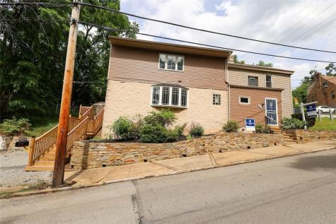2373 Hopeland Street Carrick PA 15210