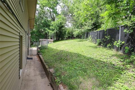 2373 Hopeland Street Carrick PA 15210