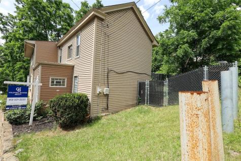 2373 Hopeland Street Carrick PA 15210