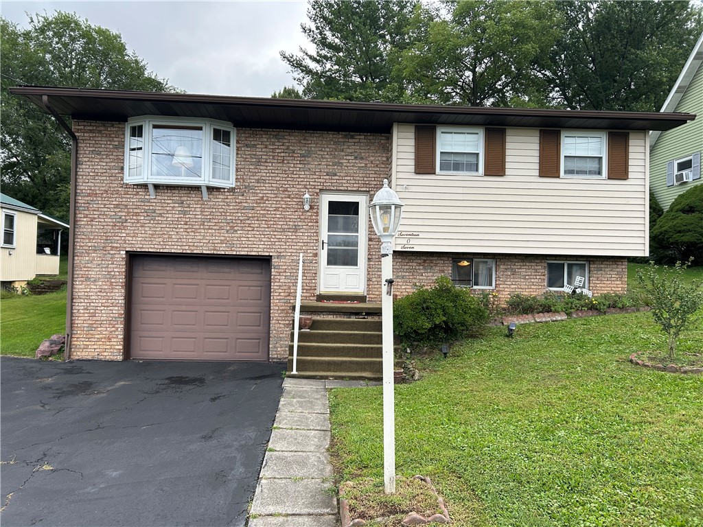 1707 2nd Street South Connellsville PA 15425