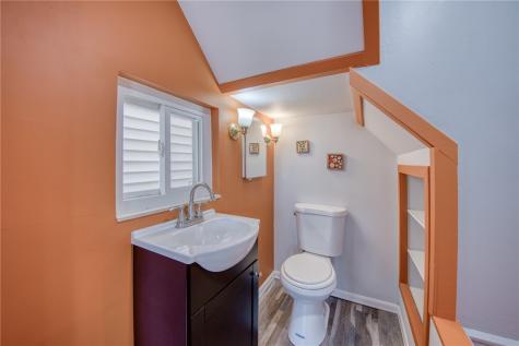 4776 Aloe Street Bloomfield PA 15224