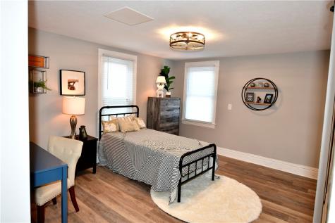 426 Wayne Avenue Ellwood City PA 16117
