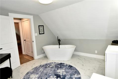 426 Wayne Avenue Ellwood City PA 16117