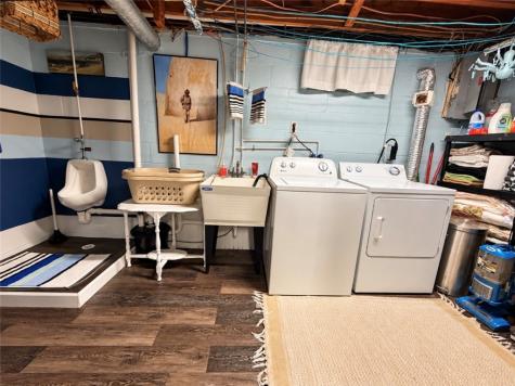 207 Central Drive Center Township PA 16001