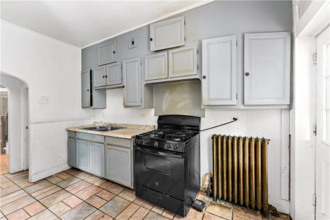 362 Kenney Avenue Pitcairn PA 15140