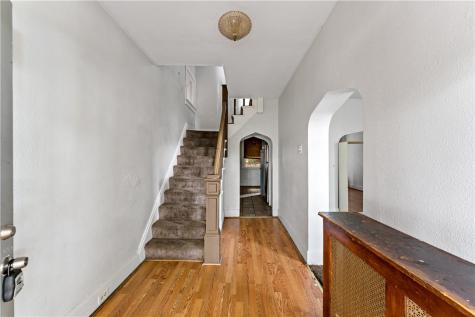 362 Kenney Avenue Pitcairn PA 15140