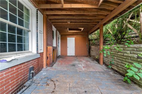 362 Kenney Avenue Pitcairn PA 15140