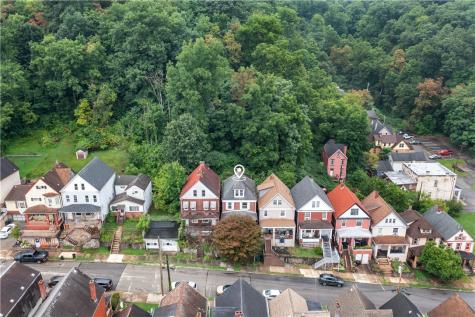 362 Kenney Avenue Pitcairn PA 15140