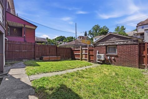 109 Clairtonica Street Crafton Heights PA 15205
