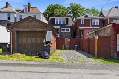 109 Clairtonica Street Crafton Heights PA 15205