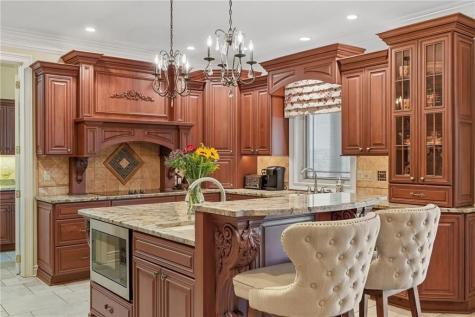 4040 Breckenridge Collier Township PA 15142