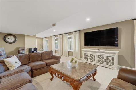 4040 Breckenridge Collier Township PA 15142