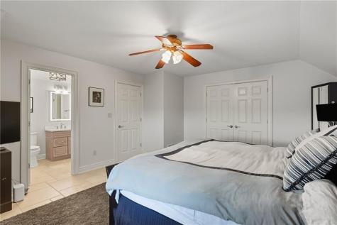 4040 Breckenridge Collier Township PA 15142