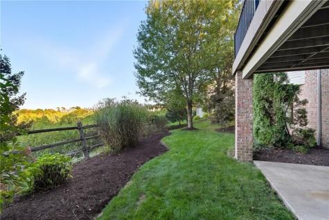 4040 Breckenridge Collier Township PA 15142