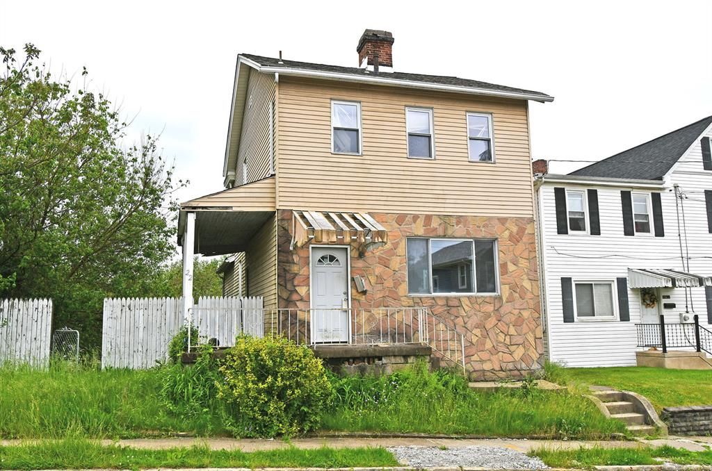 22 E Prospect Avenue Ingram PA 15205