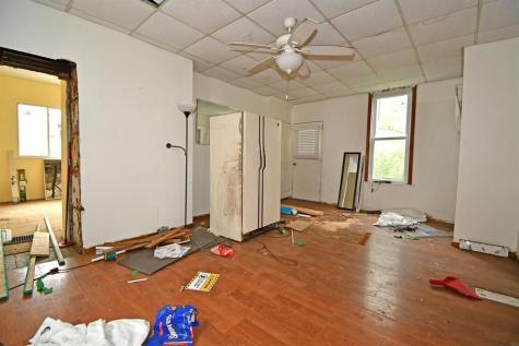 22 E Prospect Avenue Ingram PA 15205