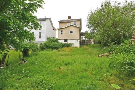 22 E Prospect Avenue Ingram PA 15205